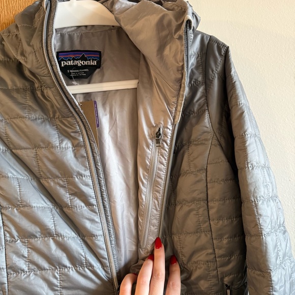 NWT Patagonia Women’s Nano Puff Hoody - Feather Gray Sz Small - Picture 8 of 10